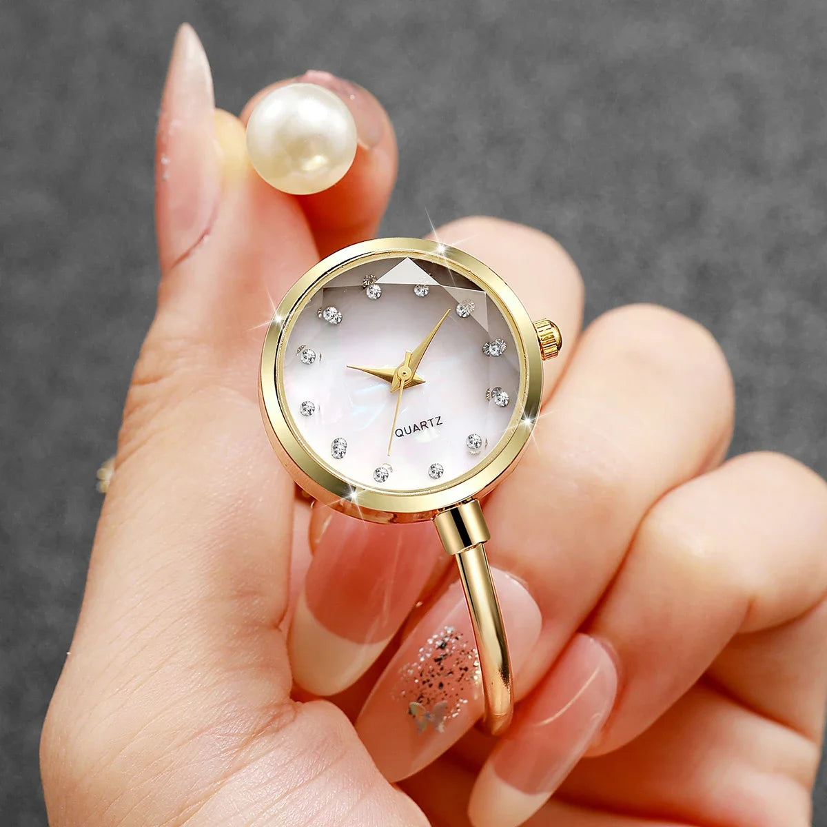 Elegant Pearl Bracelet Strap Women Quartz Wristwatch Fashion Diamond Dial Watch For Ladies Clock Reloj Mujer
