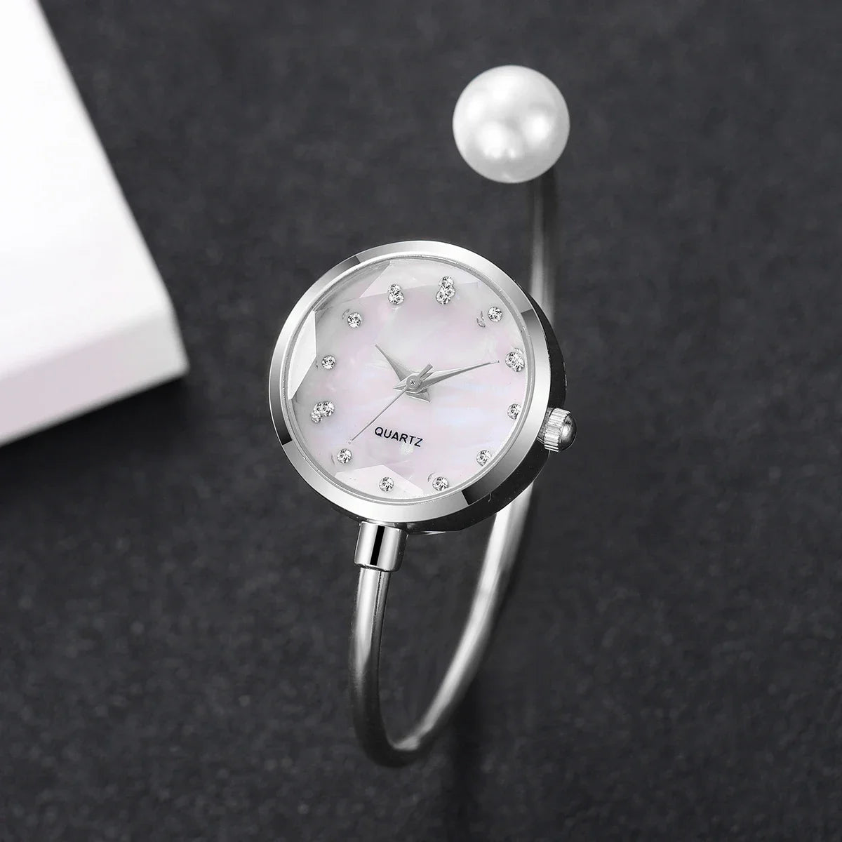 Elegant Pearl Bracelet Strap Women Quartz Wristwatch Fashion Diamond Dial Watch For Ladies Clock Reloj Mujer