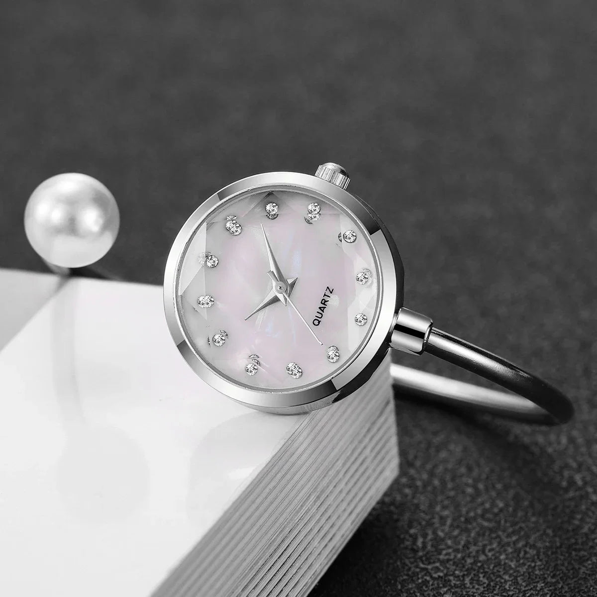 Elegant Pearl Bracelet Strap Women Quartz Wristwatch Fashion Diamond Dial Watch For Ladies Clock Reloj Mujer