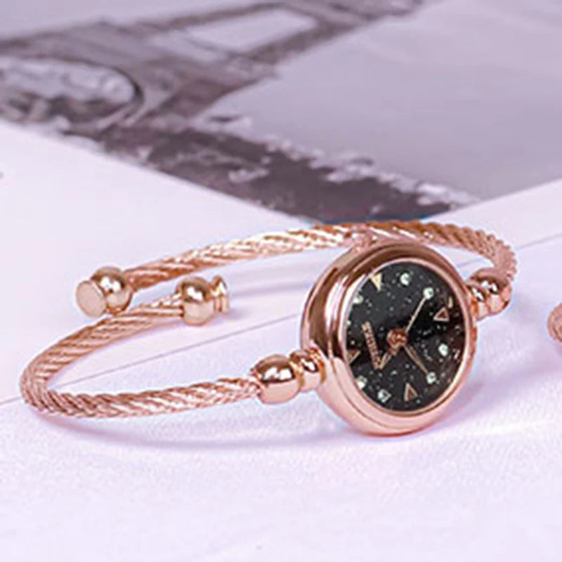 Retro Ladies Quartz Wristwatch Women Watches Small Gold Bangle Bracelet Watch Stainless Steel Clock Fashion Casual Dress Watch