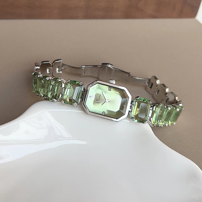 UTHAI Women Watches for Girls Wrist Quartz Watch Rectangle Dial Gold Sliver White Diamond  Ladies Fashion Wristwatch New Clock