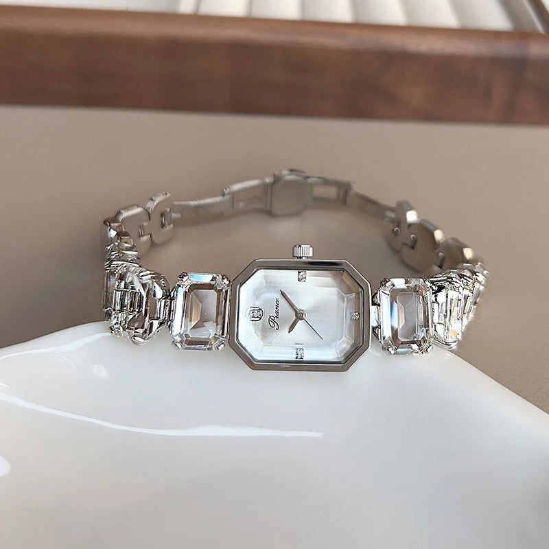 UTHAI Women Watches for Girls Wrist Quartz Watch Rectangle Dial Gold Sliver White Diamond  Ladies Fashion Wristwatch New Clock