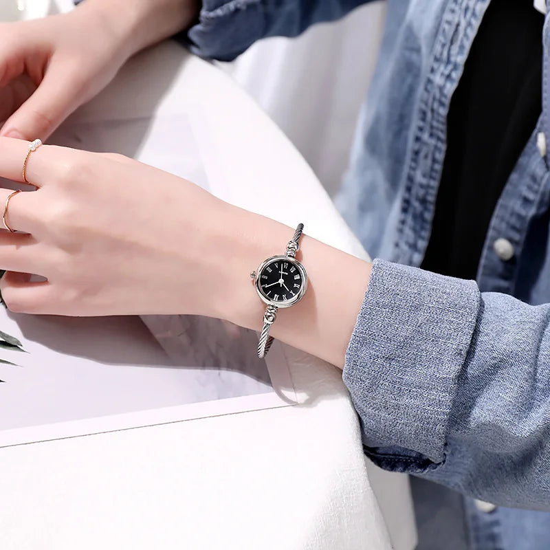 Retro Ladies Quartz Wristwatch Women Watches Small Gold Bangle Bracelet Watch Stainless Steel Clock Fashion Casual Dress Watch