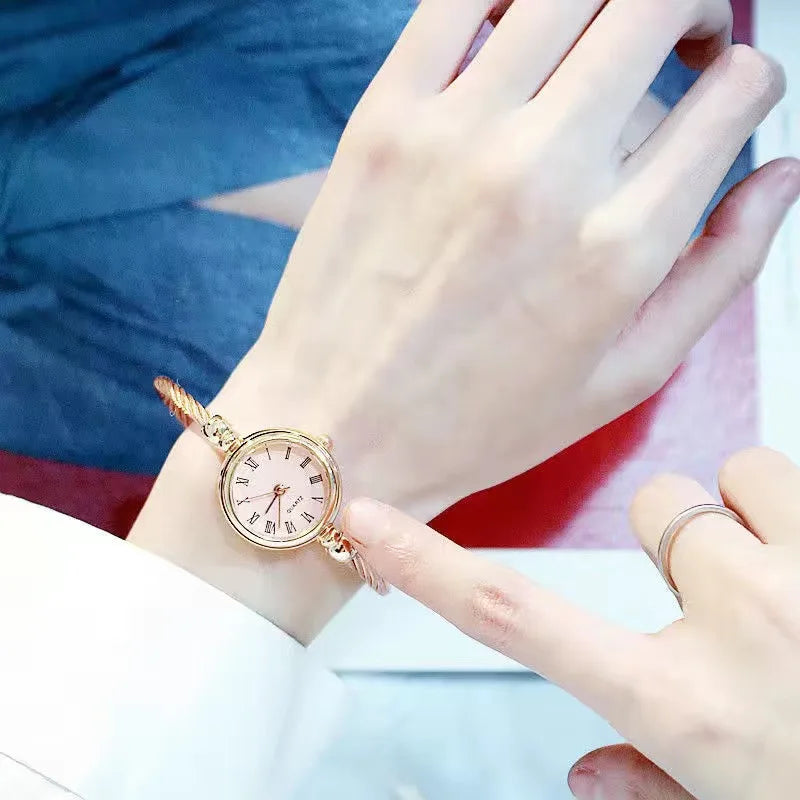Retro Ladies Quartz Wristwatch Women Watches Small Gold Bangle Bracelet Watch Stainless Steel Clock Fashion Casual Dress Watch