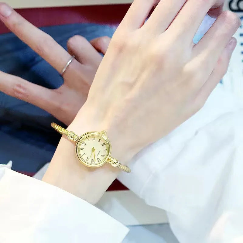 Retro Ladies Quartz Wristwatch Women Watches Small Gold Bangle Bracelet Watch Stainless Steel Clock Fashion Casual Dress Watch