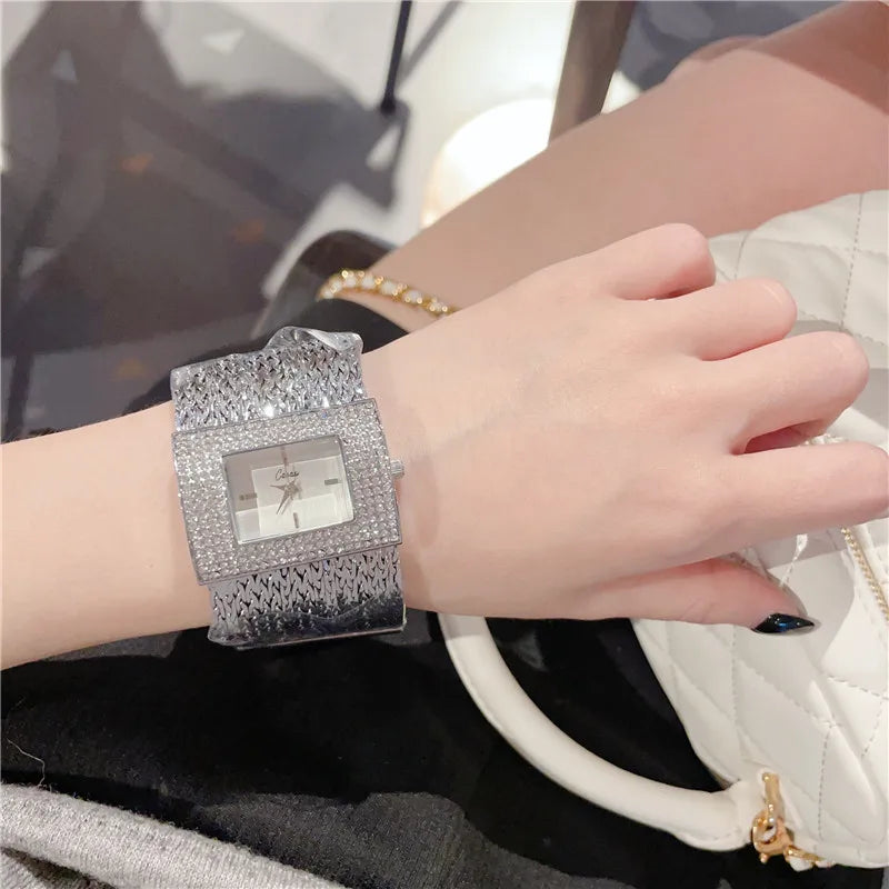 Gold Quartz Women's Watch Luxury Fashion Large Dial Water Resistant Dress Bracelet Ladies Wristwatches Reloj Mujer